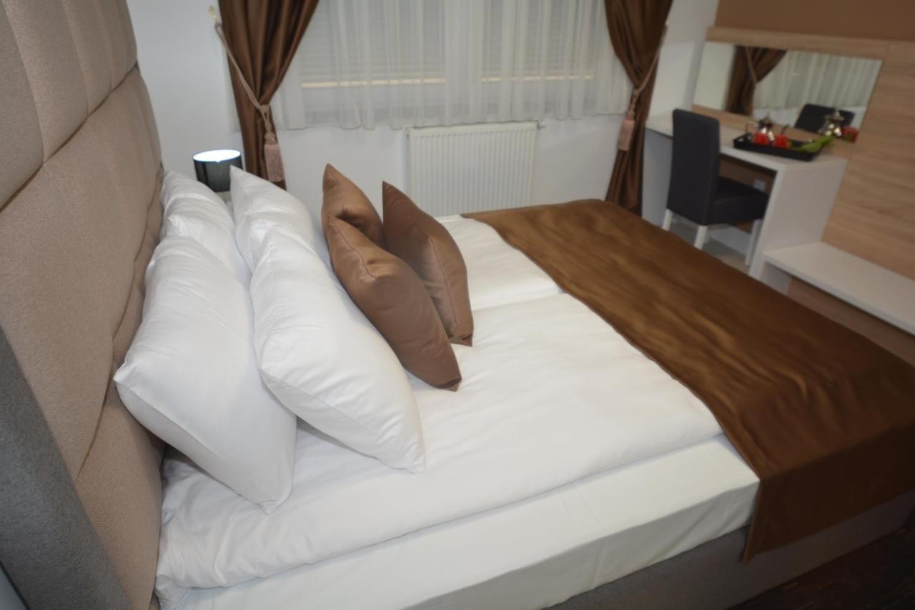Apart Hotel Family Saraievo Exterior foto