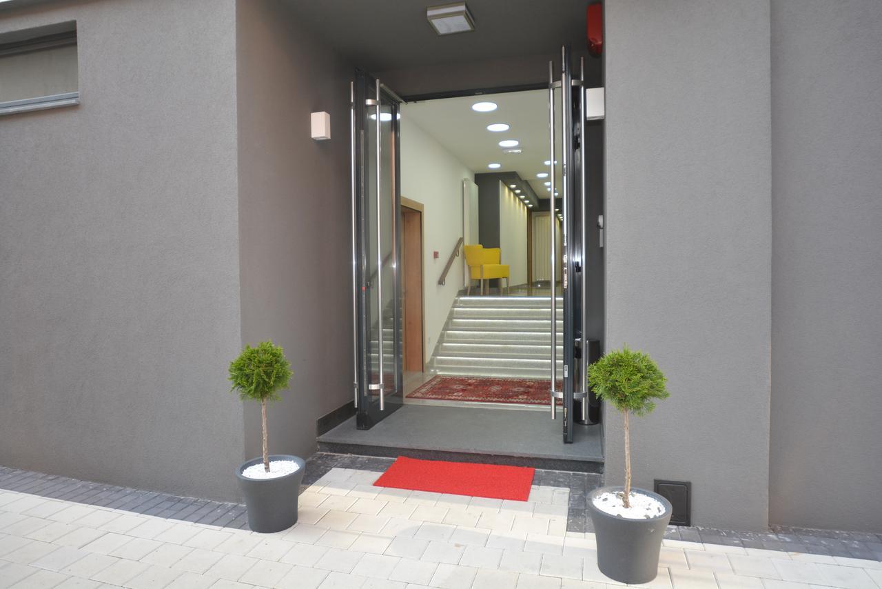 Apart Hotel Family Saraievo Exterior foto